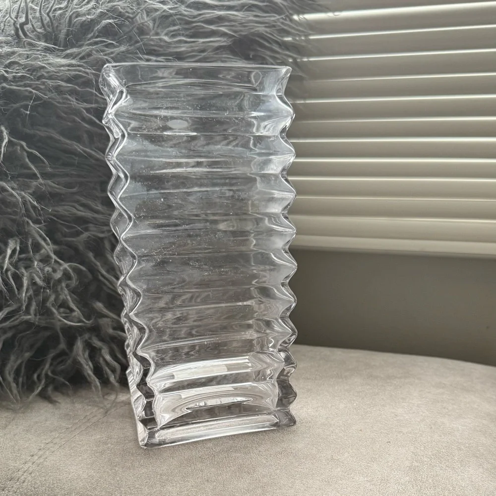 Glass Ribbed Vase Abbott Collection - Picture 4 of 11